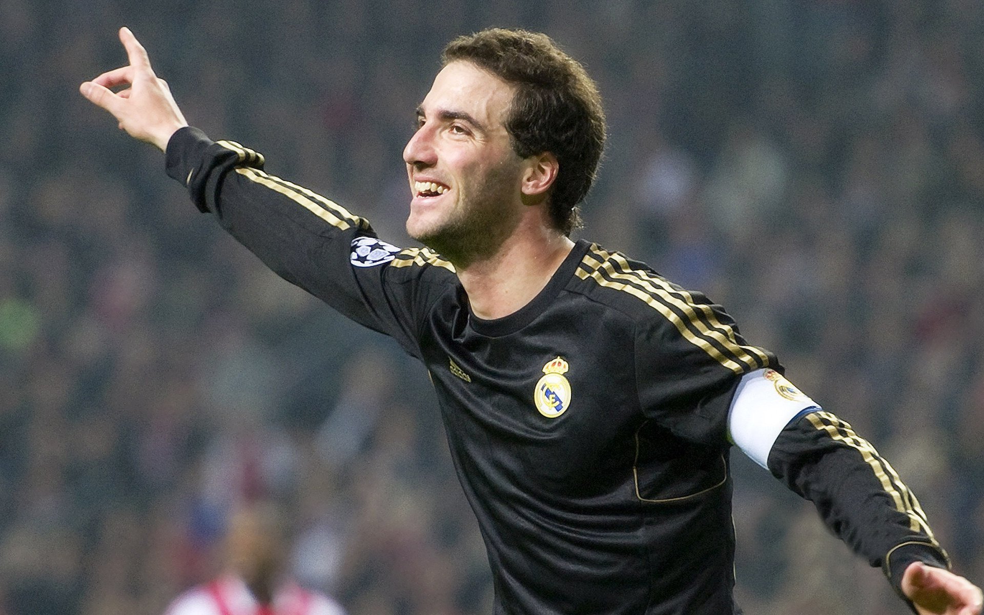 -中国足球联赛赛事宣传活动内容更加丰富，足球联赛宣传标语