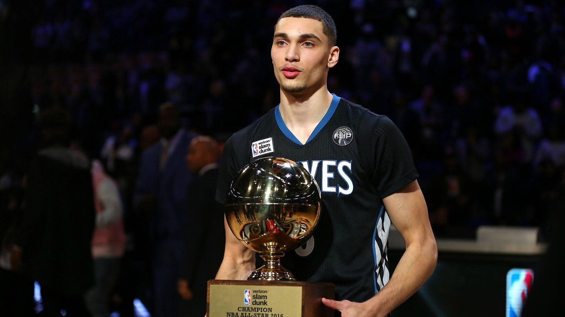 jiuyou游戏-乔纳·隆戈的名字永远与全黑队的胜利紧密相连，乔纳是什么